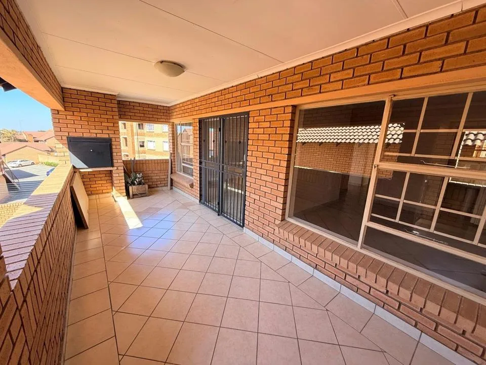 2 Bedroom House to rent in Paramount Estate