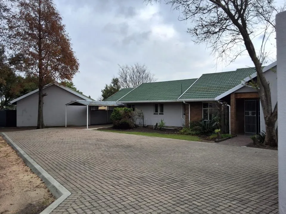 4 Bedroom House for sale in Secunda Central