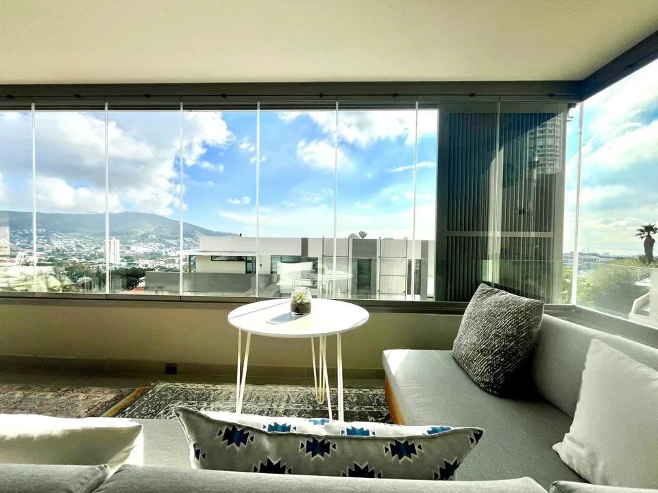 2 Bedroom Apartment / flat to rent in Vredehoek
