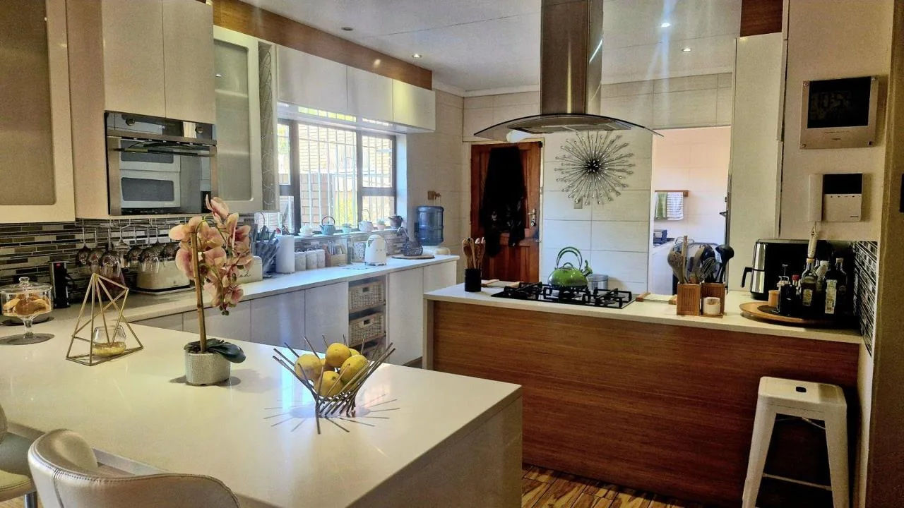 4 Bedroom House for sale in Ben Fleur