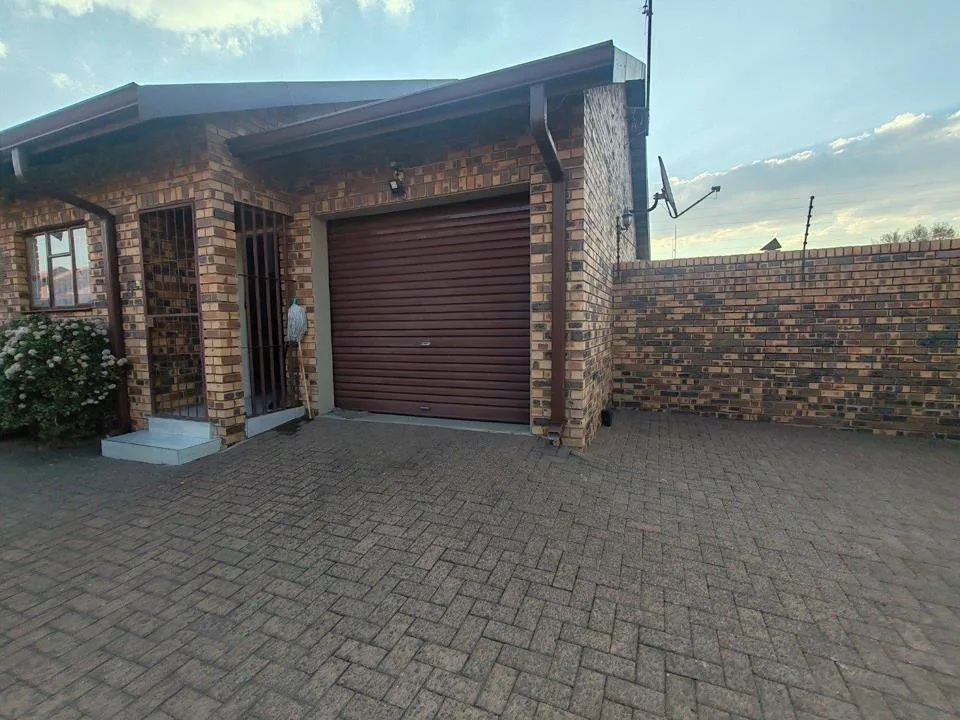3 Bedroom Apartment / flat for sale in Trichardt