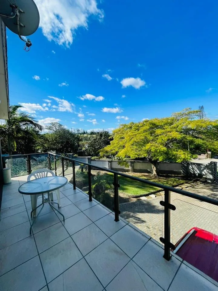 10 Bedroom House for sale in Amalinda North