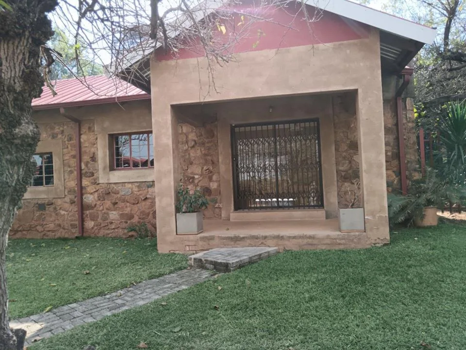 2 Bedroom Townhouse to rent in Kameeldrift East