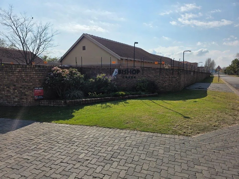 2 Bedroom Townhouse to rent in Equestria