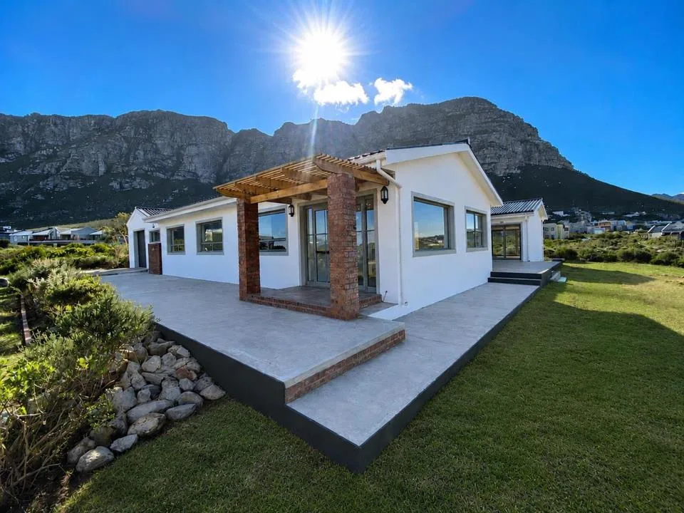 5 Bedroom House to rent in Sunny Seas Estate