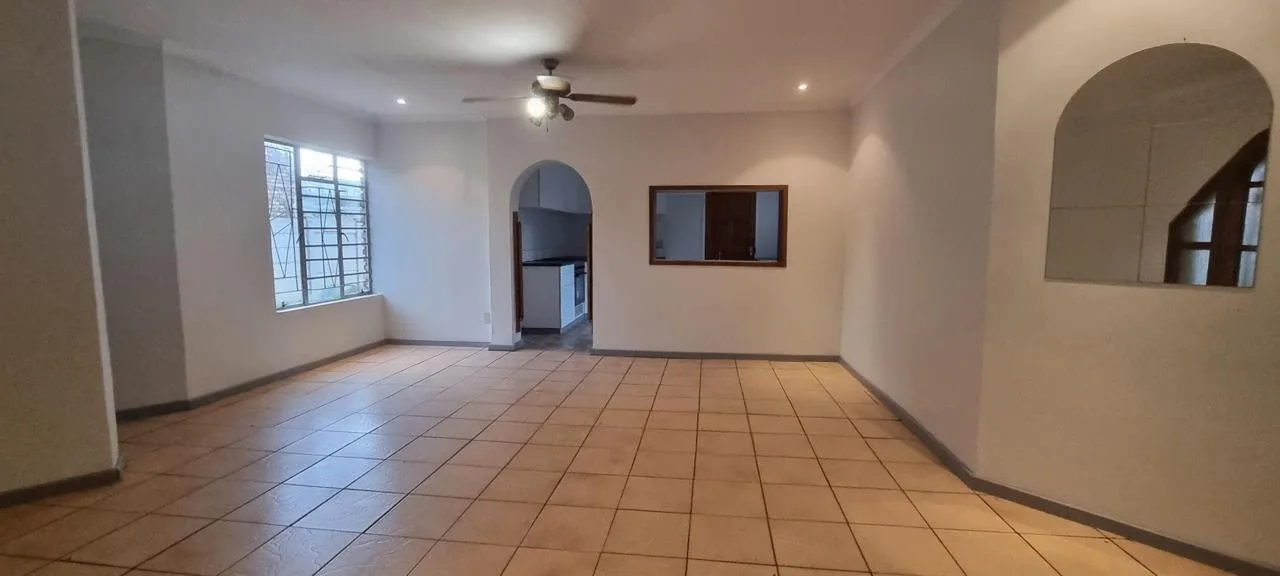 2 Bedroom House to rent in De Beers