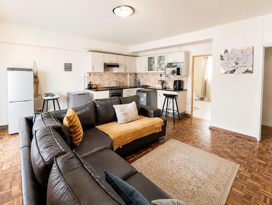 3 Bedroom Apartment / flat for sale in North End