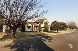 6 Bedroom House to rent in Freeway Park