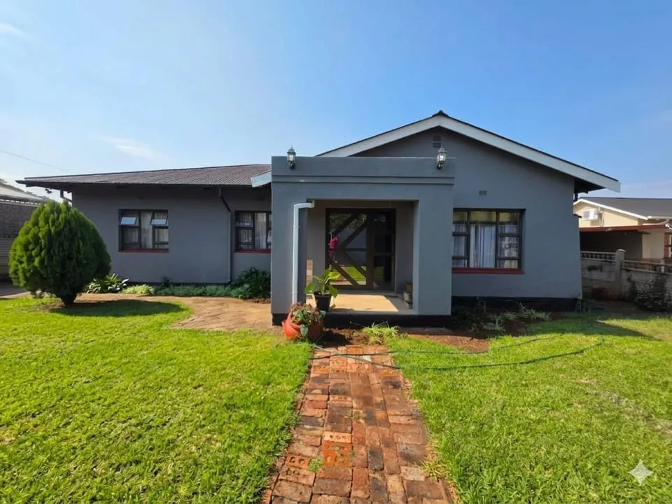 3 Bedroom House for sale in Beaconsfield