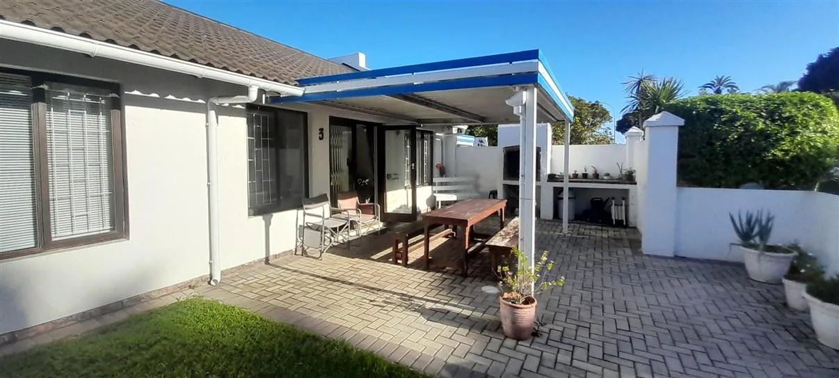 2 Bedroom Townhouse for sale in Paradise Beach