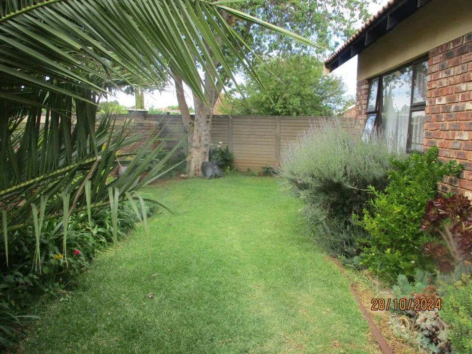 2 Bedroom Townhouse to rent in Langenhovenpark