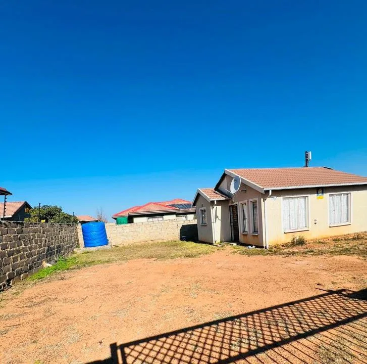 2 Bedroom House for sale in Klarinet