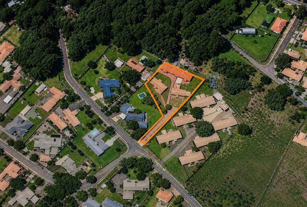 10 Bedroom House for sale in Jackaroo Park