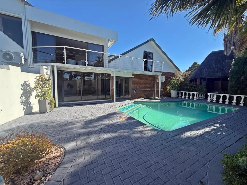 4 Bedroom House for sale in Fichardt Park