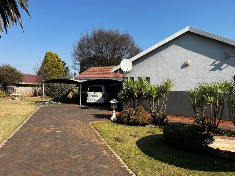 3 Bedroom House for sale in Neserhof