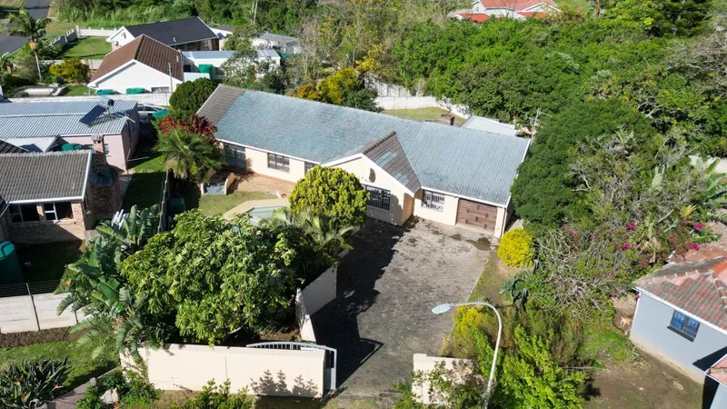 3 Bedroom House for sale in Amalinda North