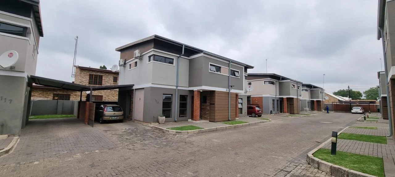 2 Bedroom Townhouse for sale in Die Bult