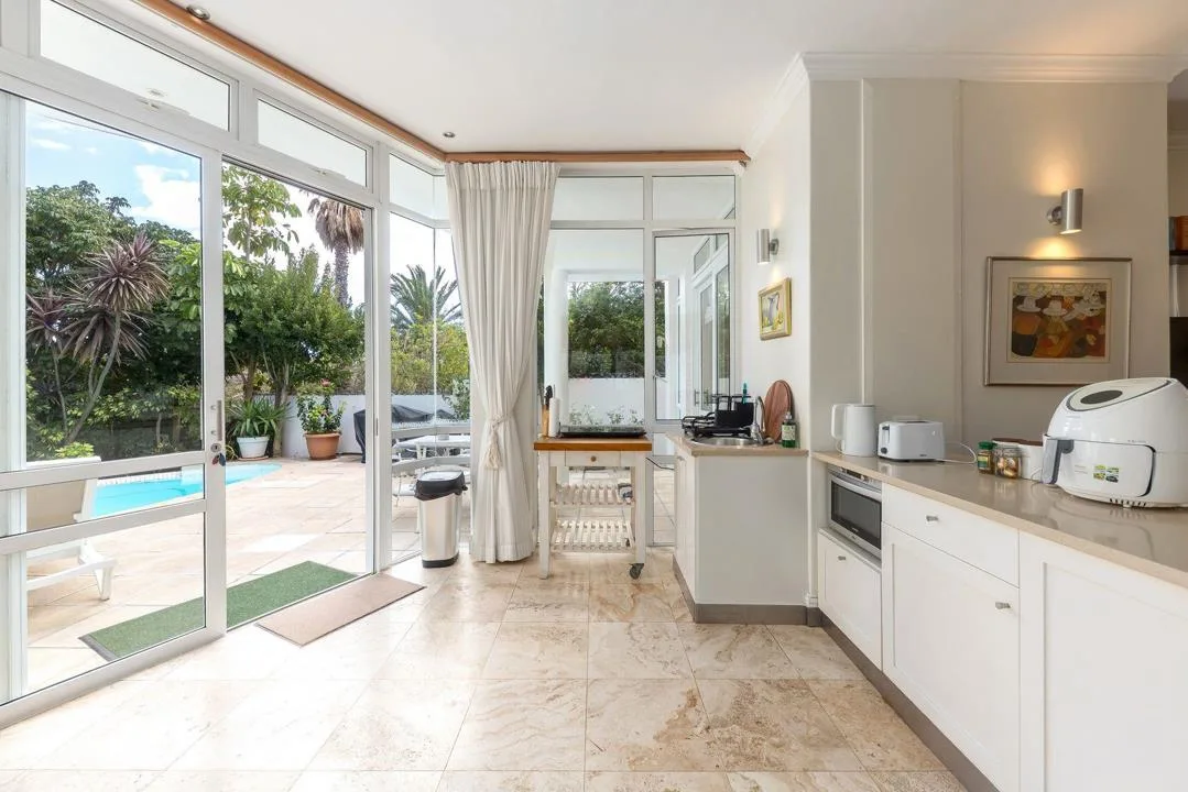 2 Bedroom Apartment / flat to rent in Llandudno