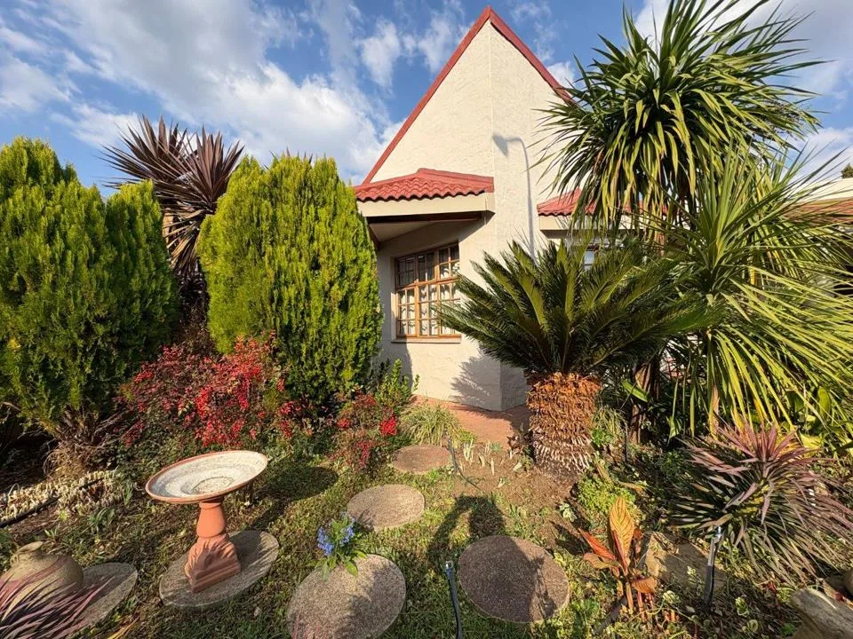 2 Bedroom House for sale in Panorama