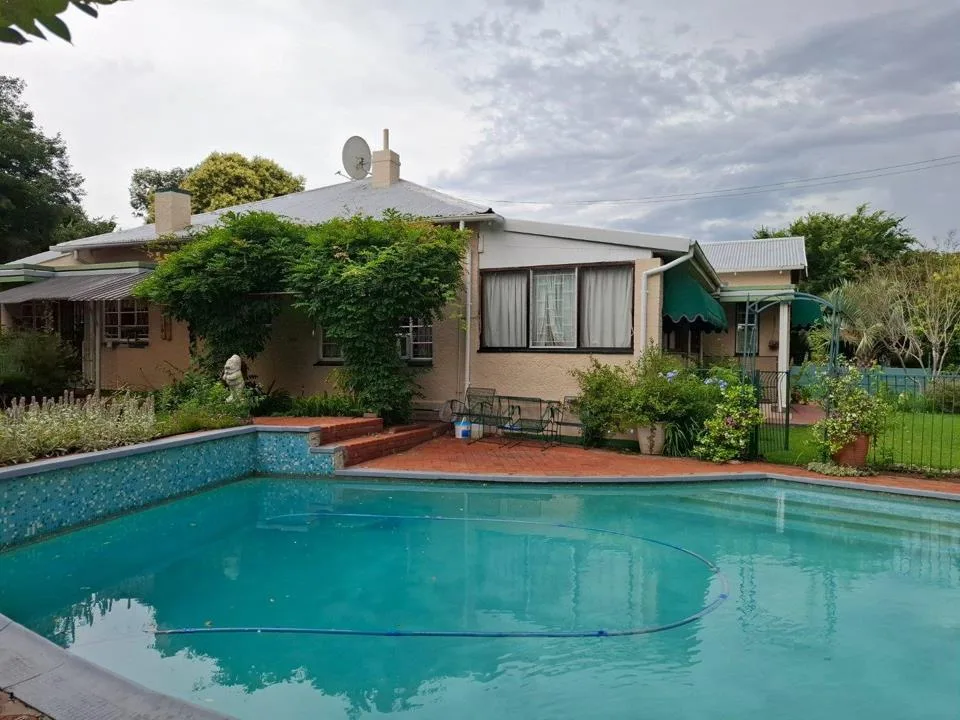 3 Bedroom House for sale in Westdene