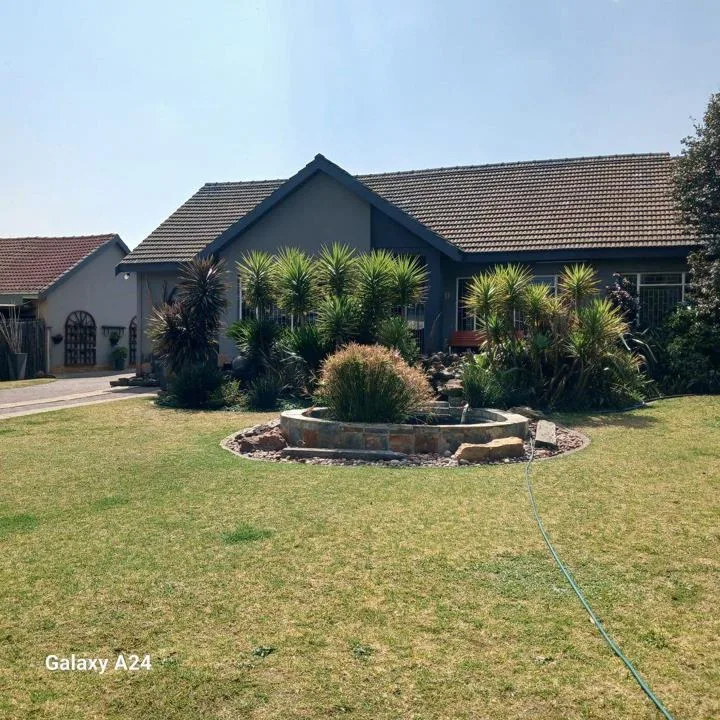 5 Bedroom House for sale in Bethal