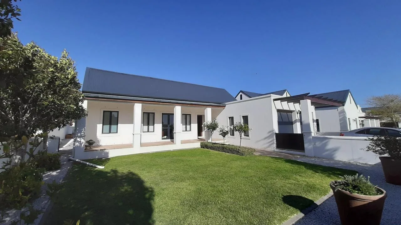 3 Bedroom House to rent in Croydon Olive Estate