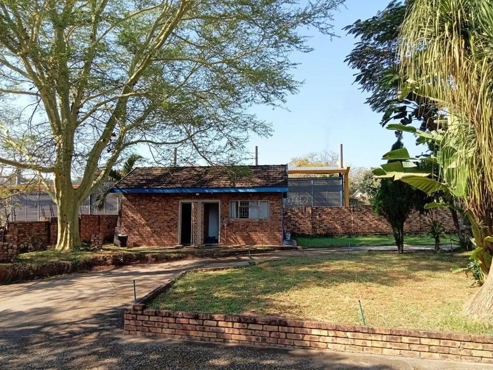 8 Bedroom House for sale in West Acres