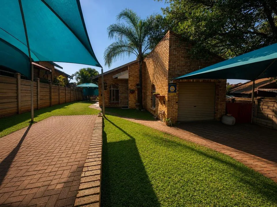 3 Bedroom House for sale in Geelhoutpark