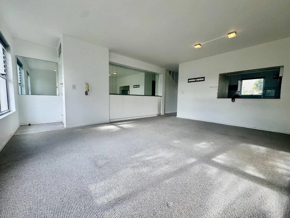 2 Bedroom Apartment / flat to rent in Sea Point