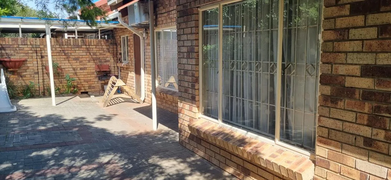 3 Bedroom Apartment / flat to rent in Uitsig