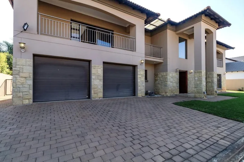 4 Bedroom House for sale in Melodie