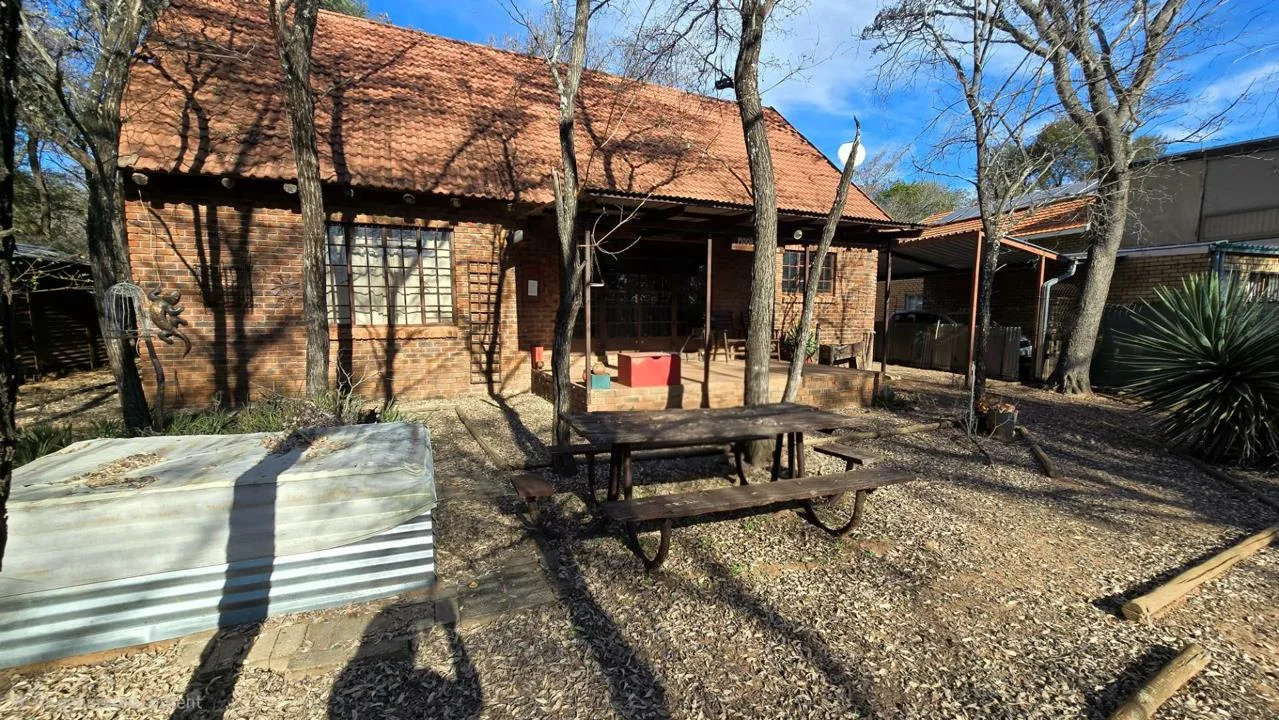 4 Bedroom House to rent in Leeupoort