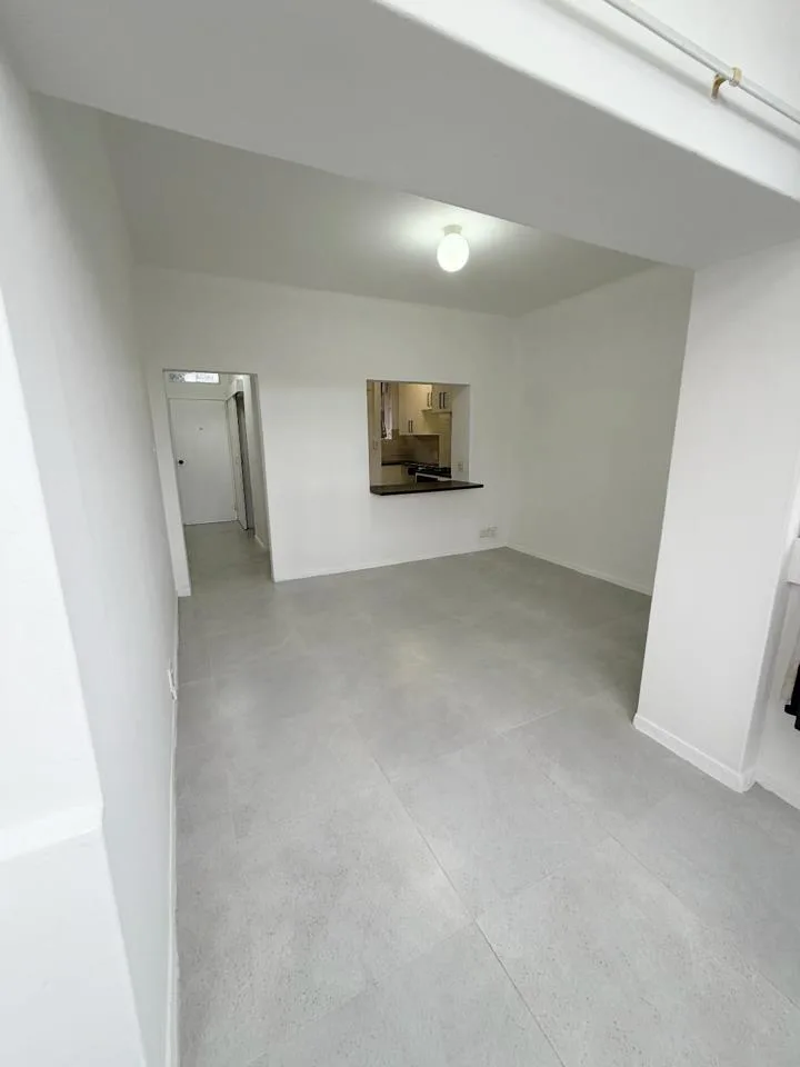 1 Bedroom Apartment / flat to rent in Zonnebloem