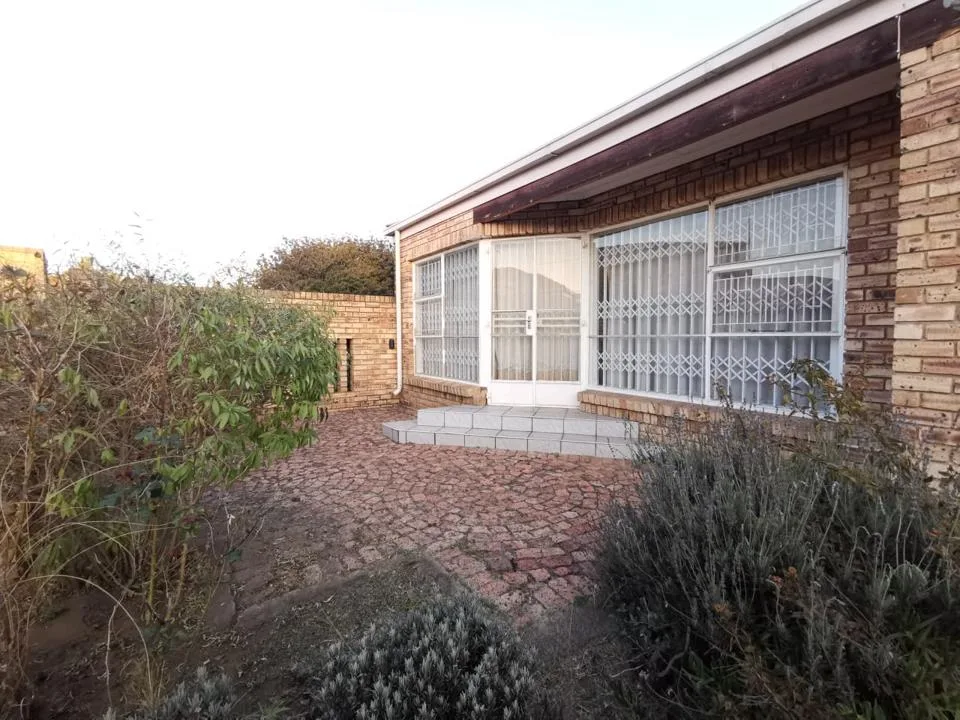 3 Bedroom Townhouse for sale in Vaalpark
