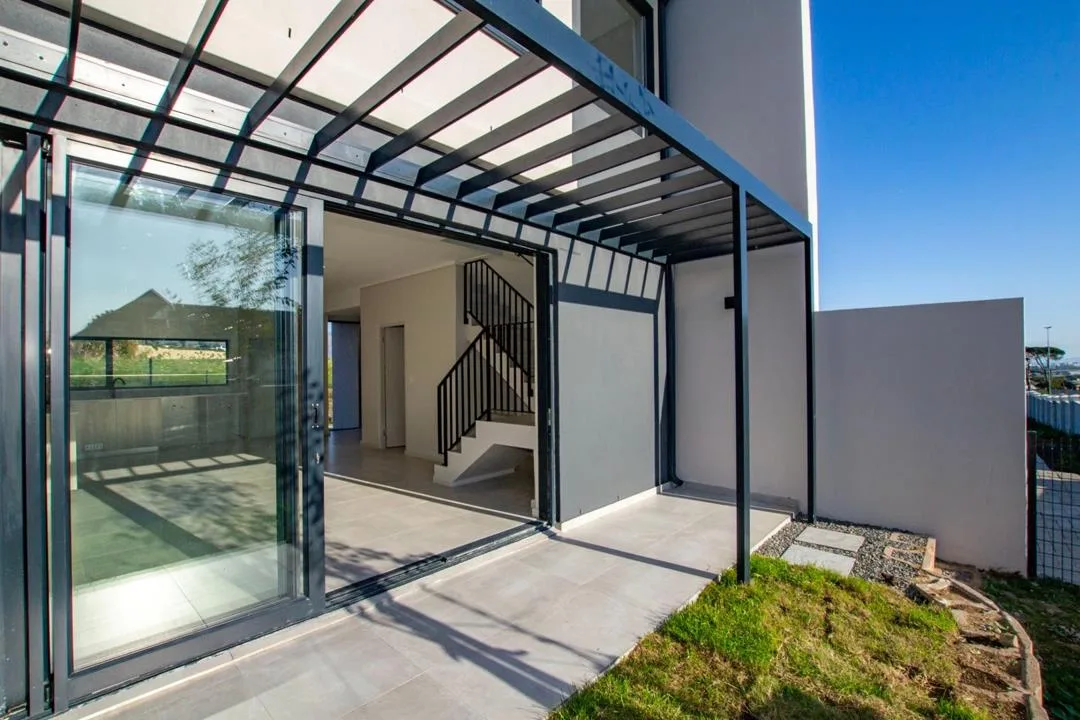 3 Bedroom Townhouse to rent in Mzuri Estate
