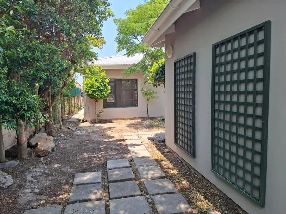 4 Bedroom House for sale in Wavecrest