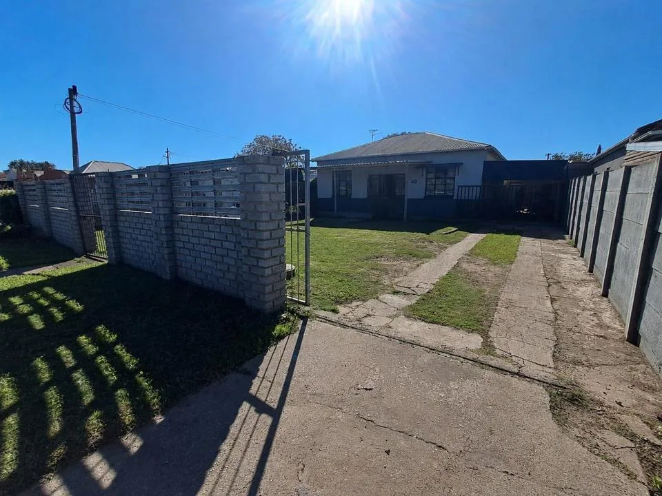 3 Bedroom House for sale in Uitenhage Central