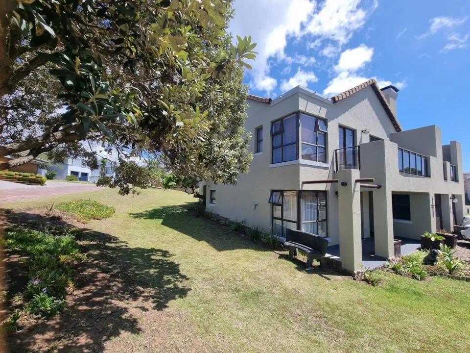 3 Bedroom House to rent in Mossel Bay Golf Estate