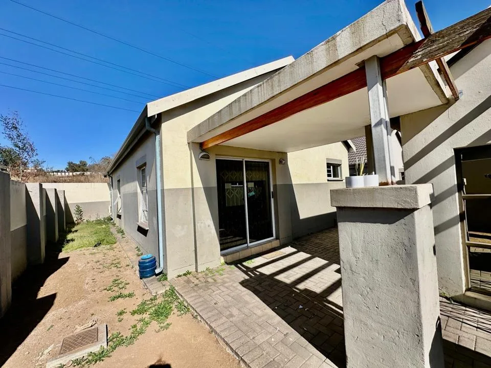 3 Bedroom Townhouse to rent in Die Heuwel
