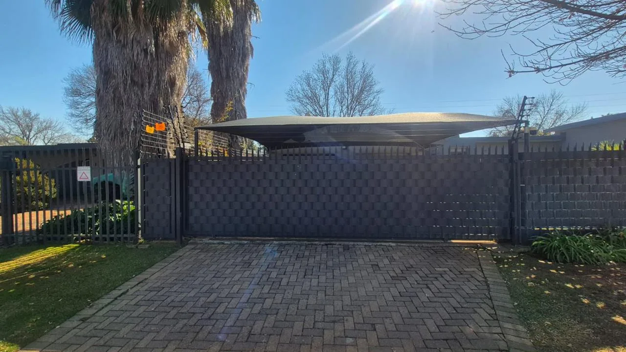0.5 Bedroom Apartment / flat to rent in Baillie Park