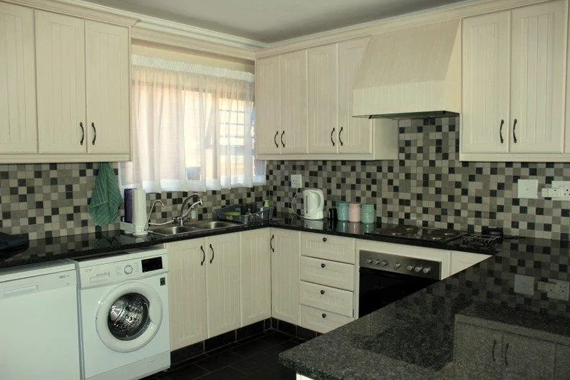 2 Bedroom Townhouse to rent in Langenhovenpark