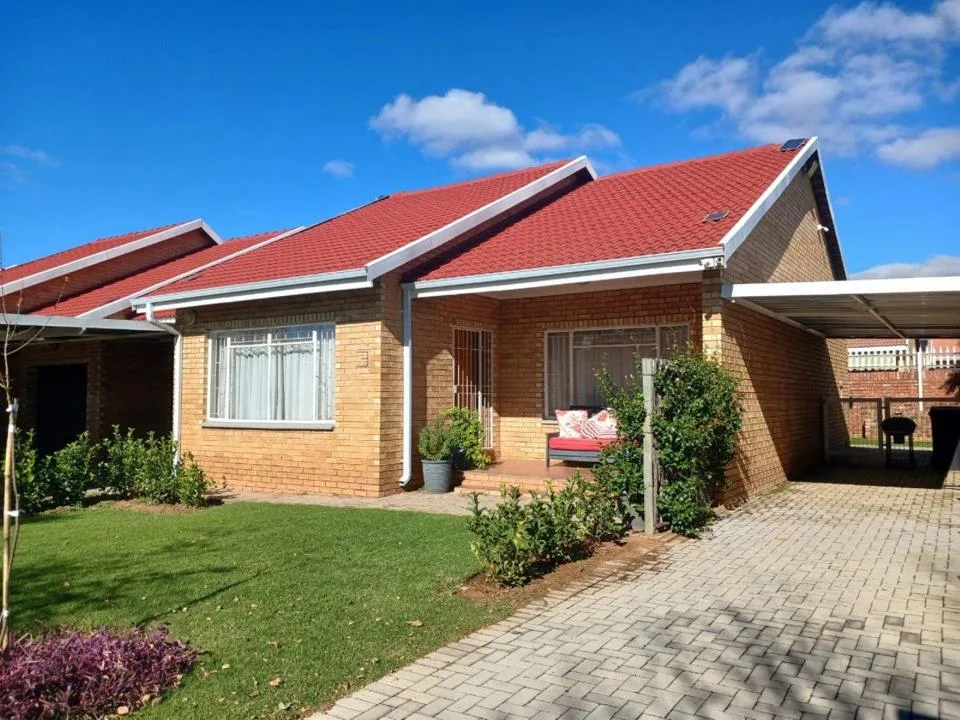 2 Bedroom Townhouse for sale in Parys