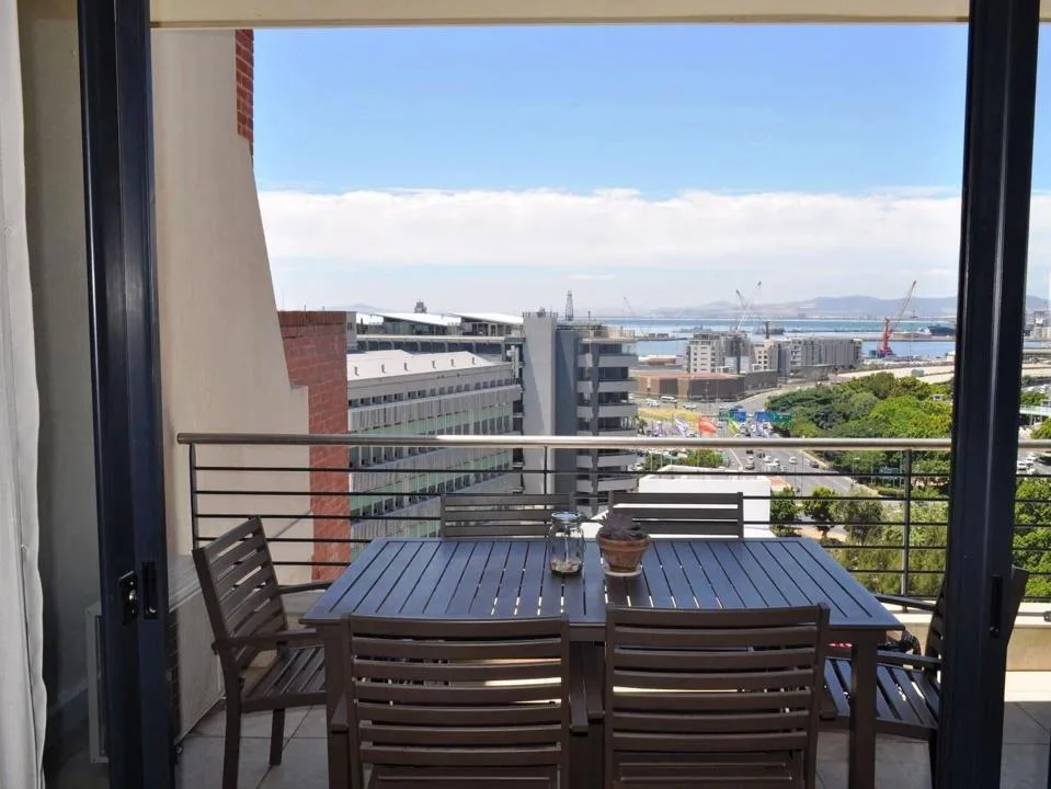 2 Bedroom Apartment / flat to rent in De Waterkant