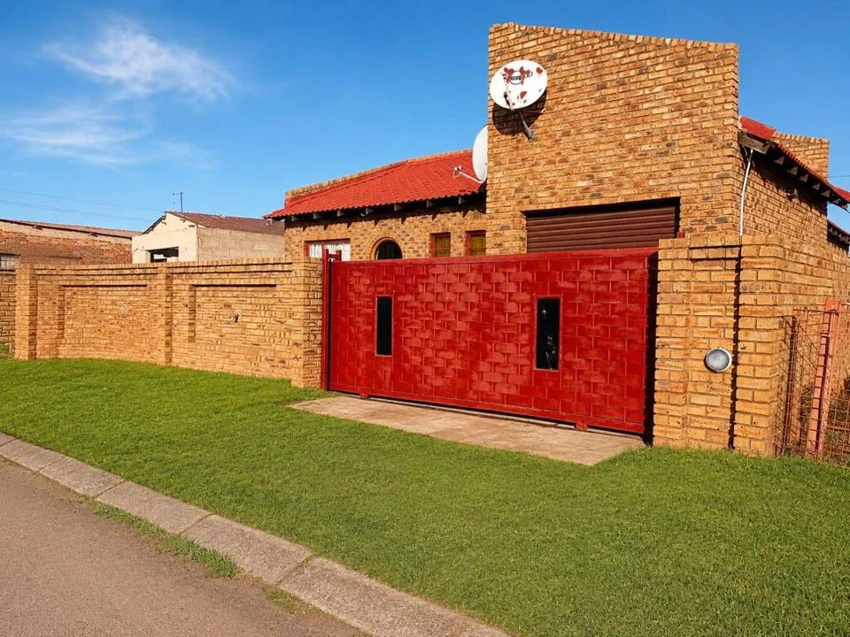 3 Bedroom House to rent in Etwatwa