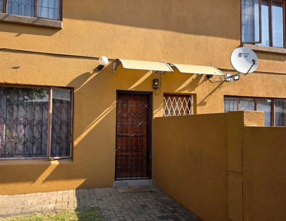 2 Bedroom Townhouse for sale in Rustenburg Central