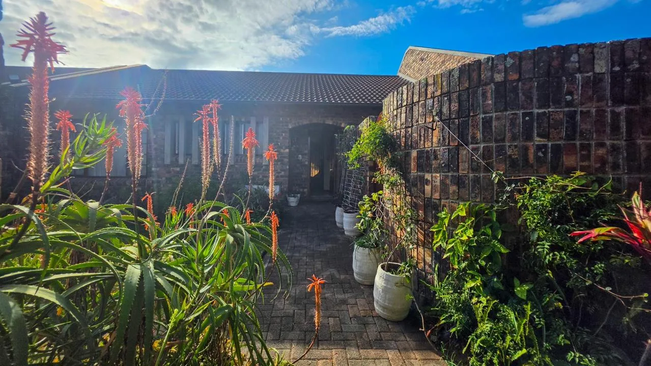 2 Bedroom Townhouse for sale in Gonubie