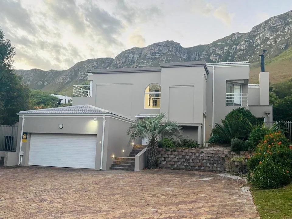 4 Bedroom House to rent in Hermanus Heights