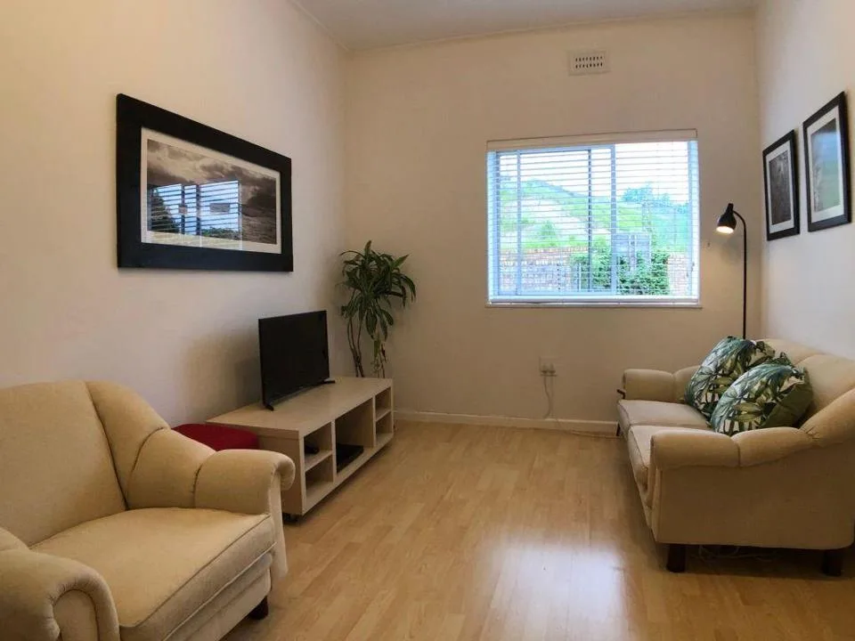 1 Bedroom Apartment / flat to rent in Oranjezicht