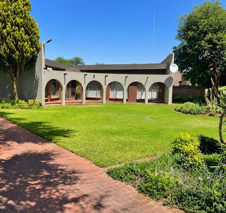 4 Bedroom House for sale in Kathu