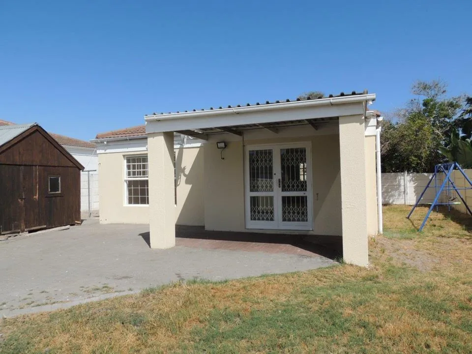 2 Bedroom House to rent in Townsend Estate